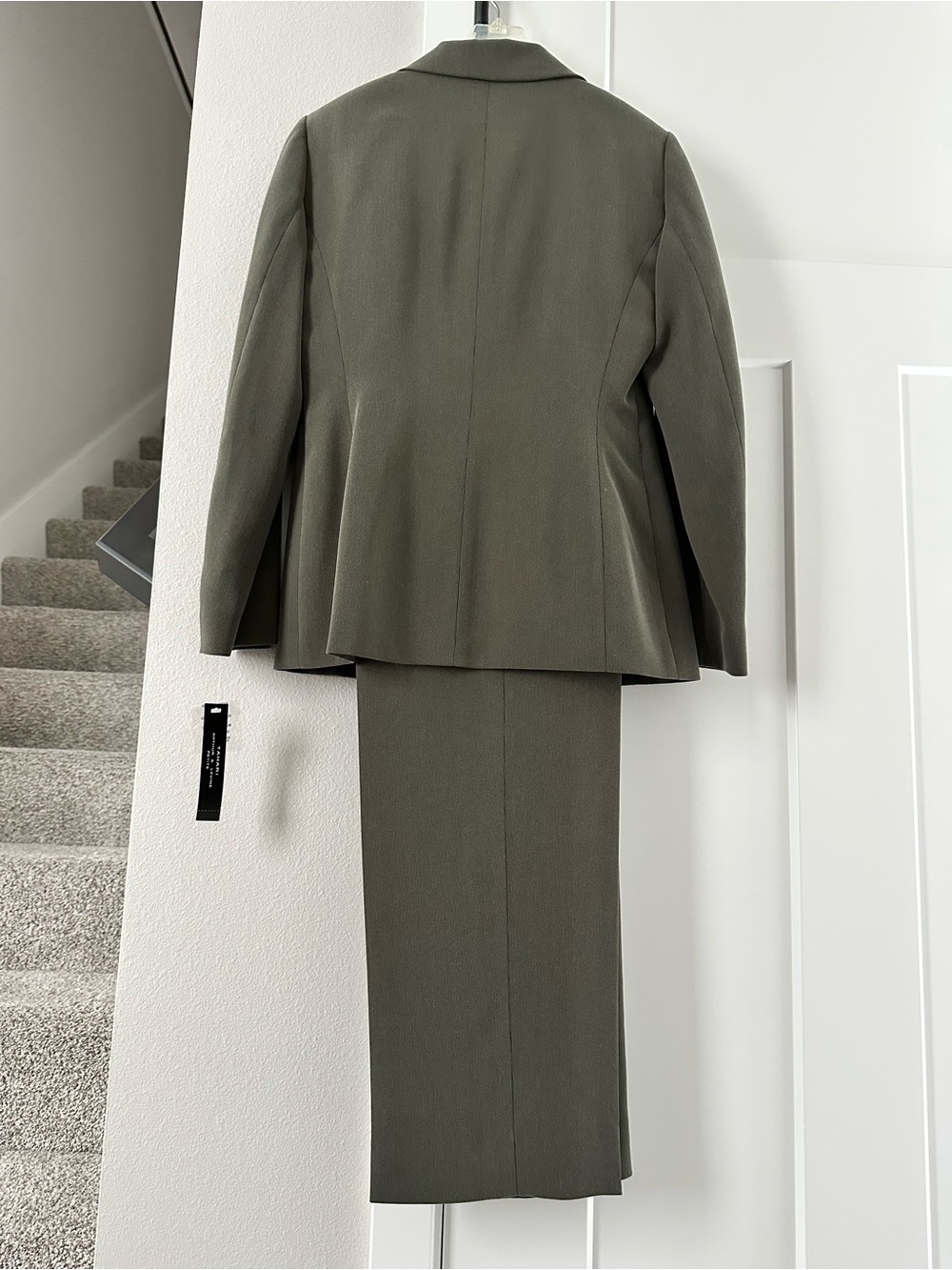 Tahari Arthur S. Levine 4P Double-Breasted Olive Women's 2-piece pant suit - Picture 4 of 11